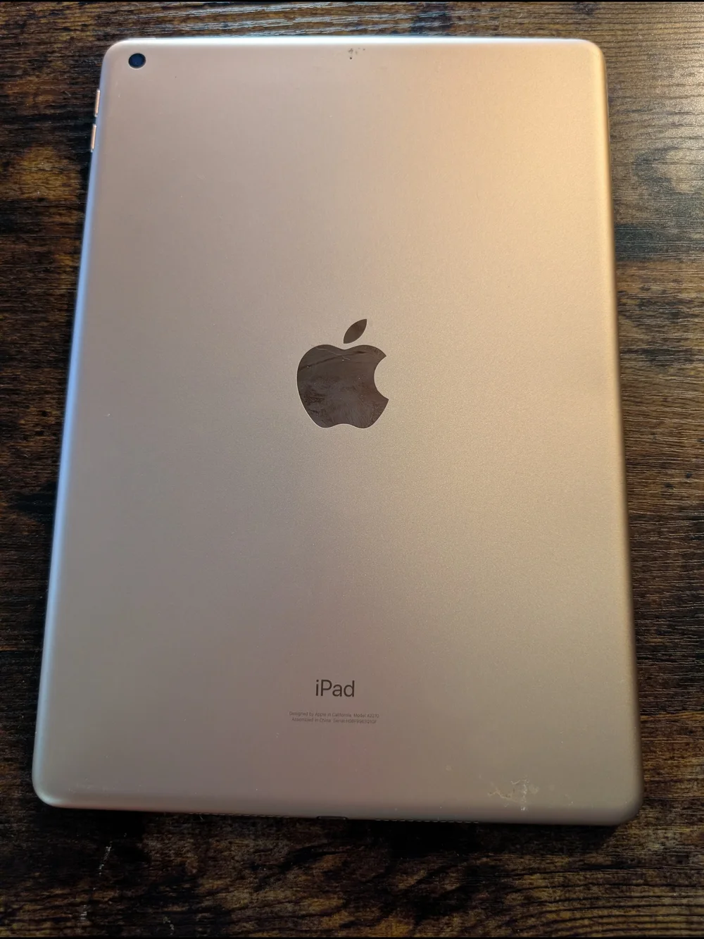Apple iPad 8th Gen - White Front, Rose gold Back (Image)